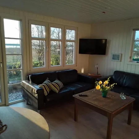 One-of-a-kind Waterfront Wooden House Tatil Evi Hejls