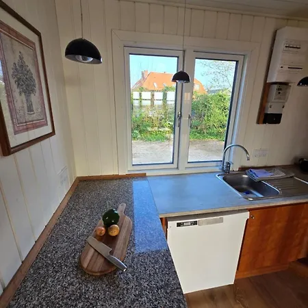 Prázdninový dům One-of-a-kind Waterfront Wooden House *