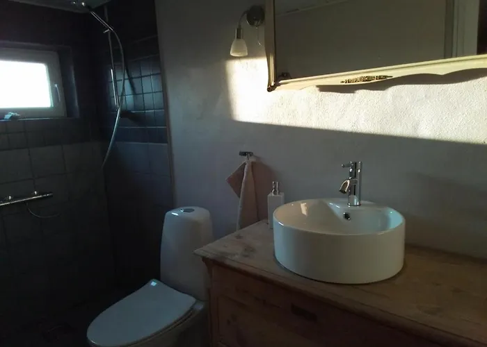 One-of-a-kind Waterfront Wooden House Сasa de vacaciones Hejls